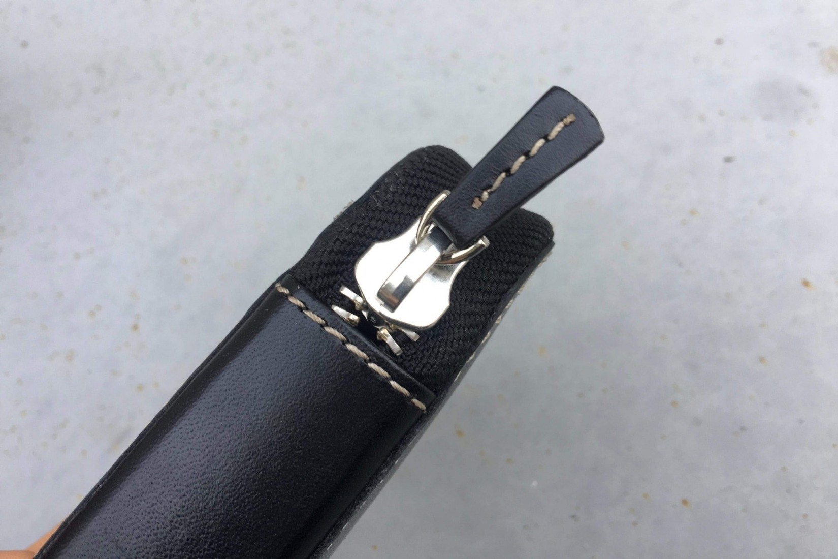 Galen Leather Zippered 6 Slots Pen Case - Black