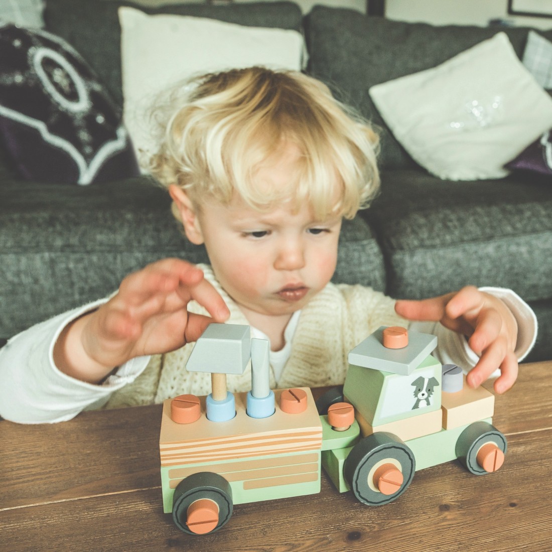 Τρακτέρ με Εργαλεία Farmyard 12801 Orange Tree Toys