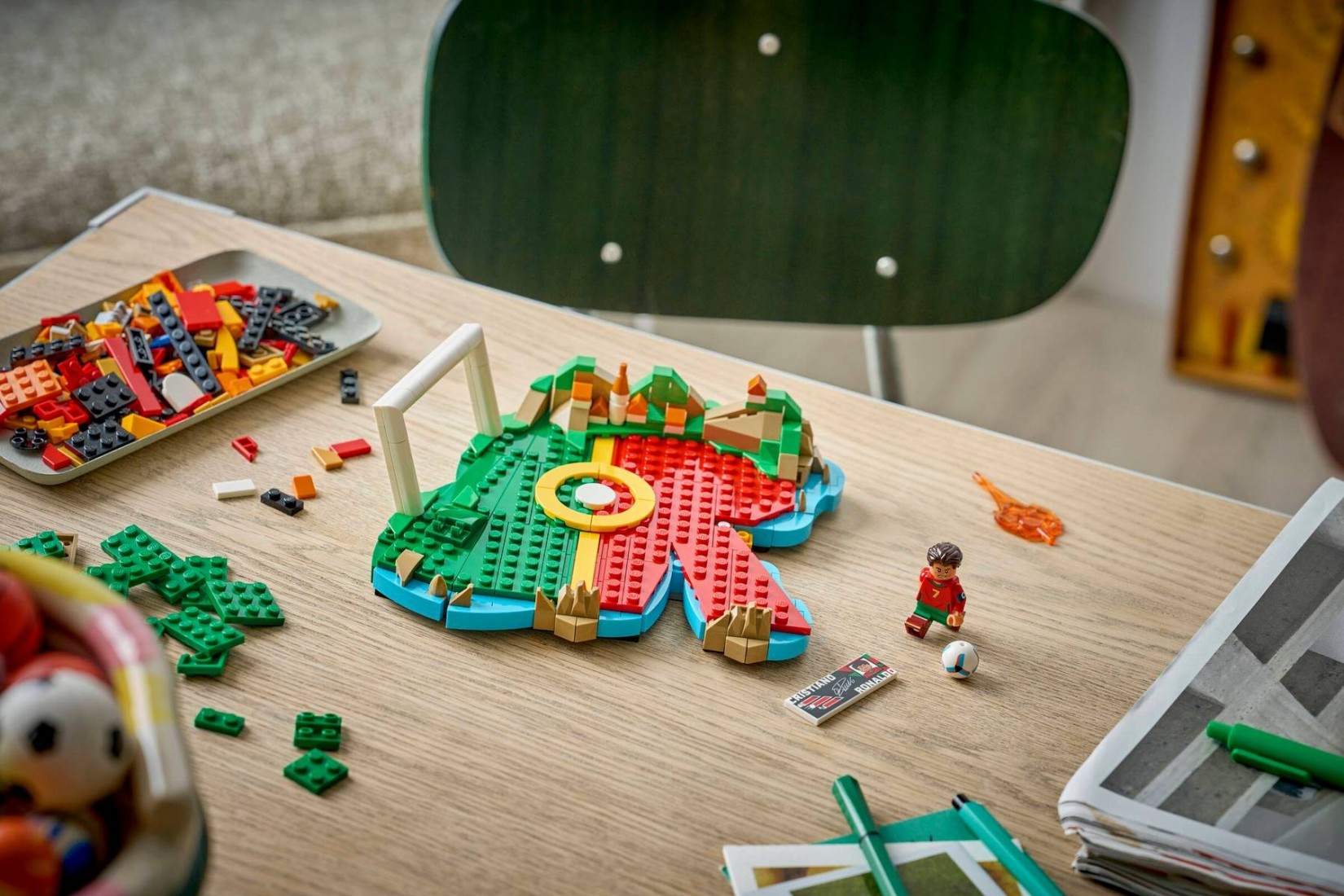 Cristiano Ronaldo – Football Highlights 43012 Lego Editions