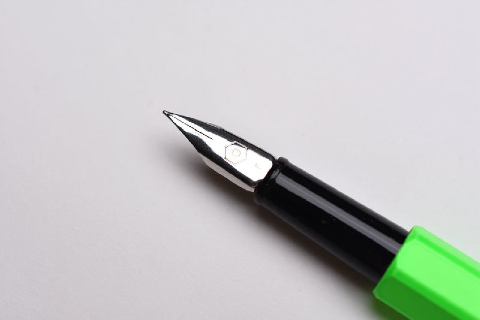 Caran dache 849  fluo green  Fountain pen