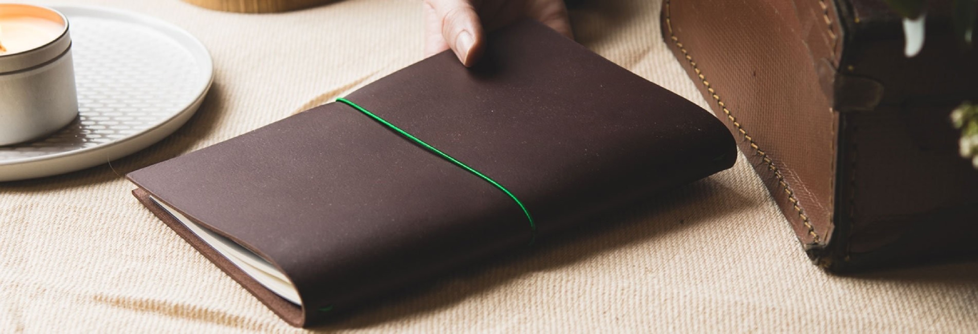 Paper Republic the writers essentials [xl] | chestnut leather journal kit