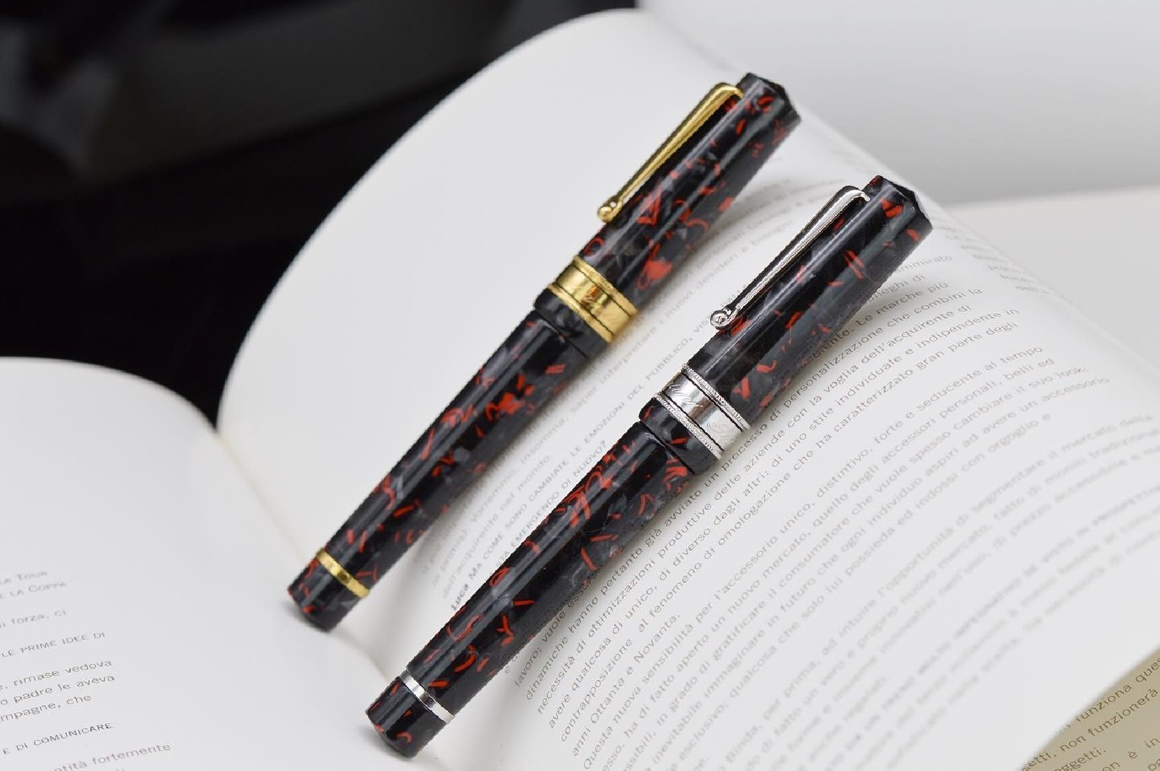 Santini Italia Libra Black Bay GP 14k stub flexy nib with ebonite feeder and piston filler pen