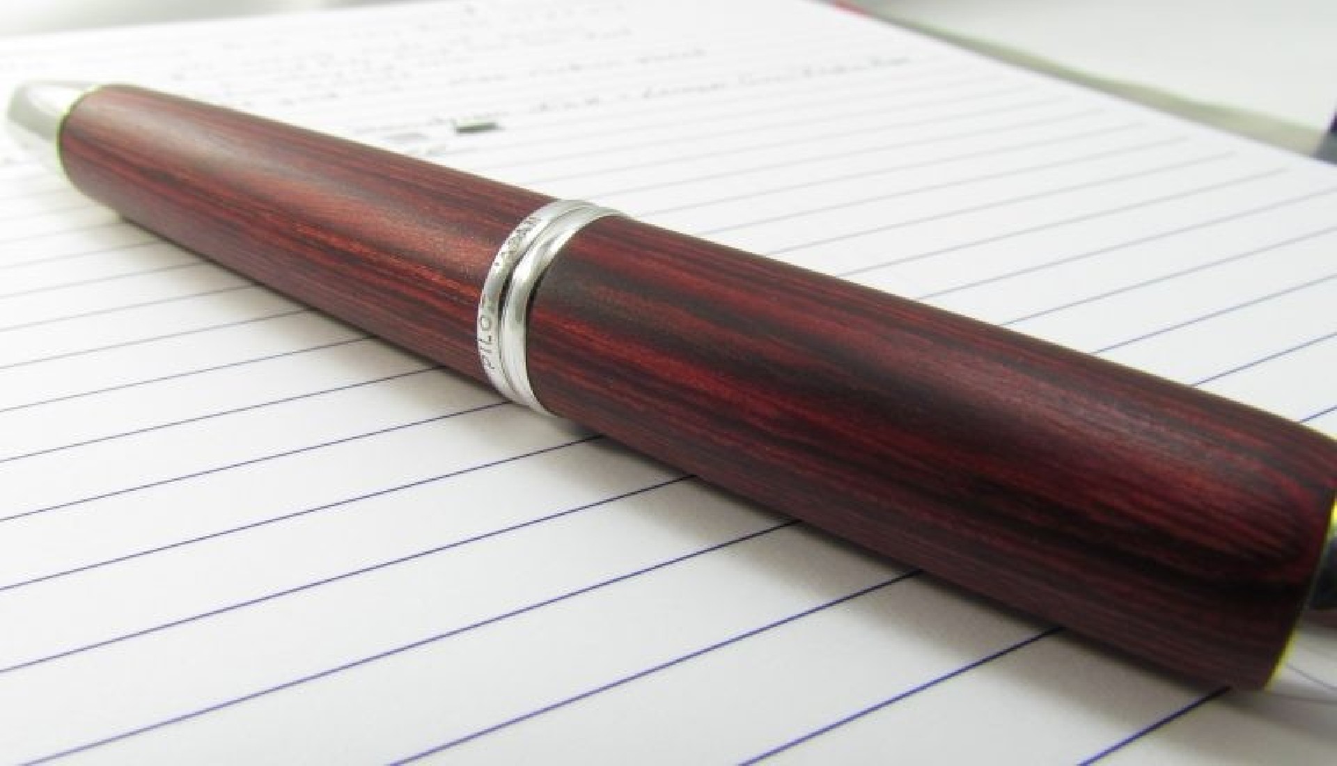 Pilot Capless (Vanishing point) Wooden Red Birch,  FC-2500RR-DR Fountain Pen