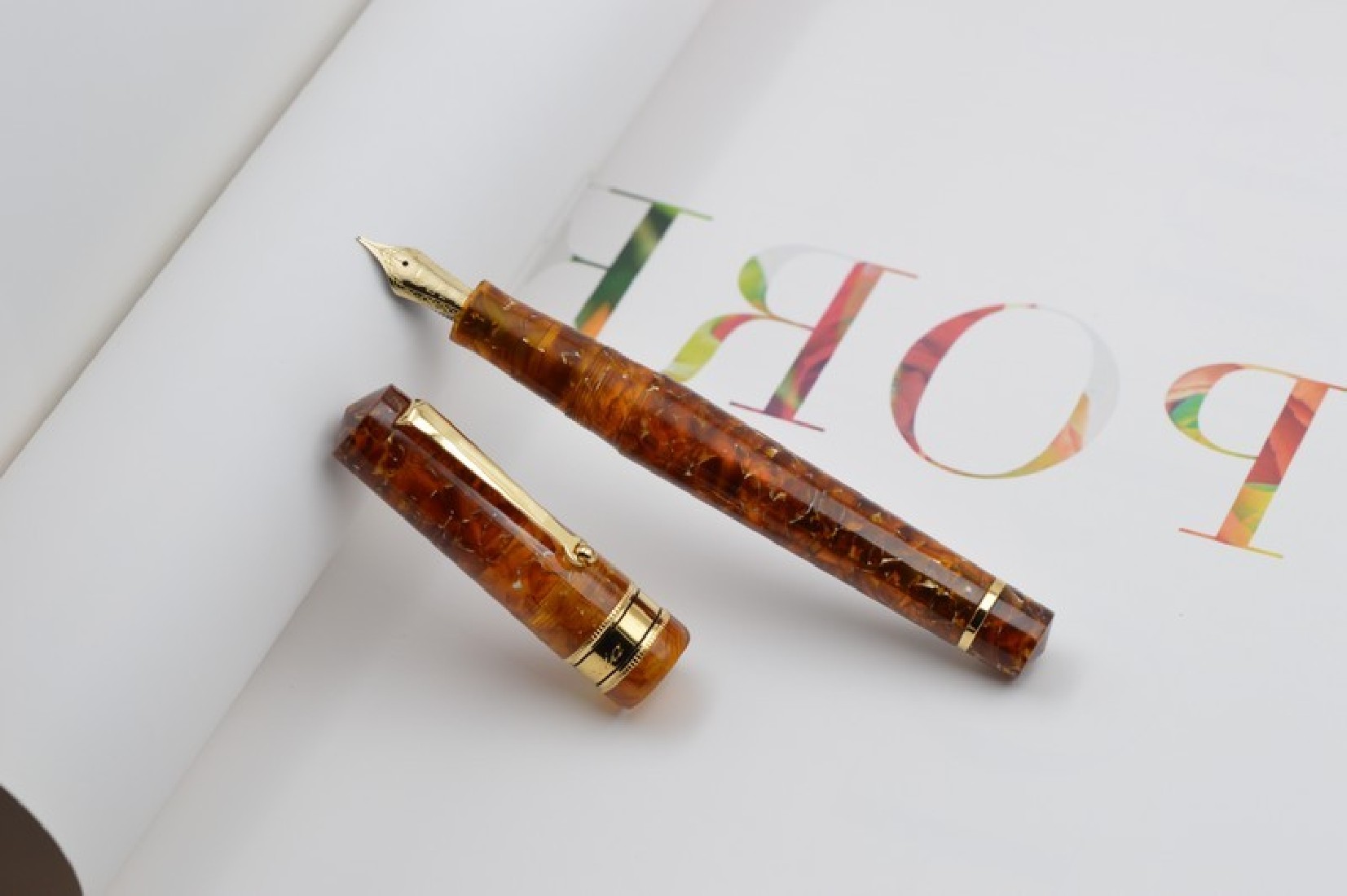Santini Italia Libra Ambra GP 14k Superflexy Fine nib piston filler pen with ebonite feeder