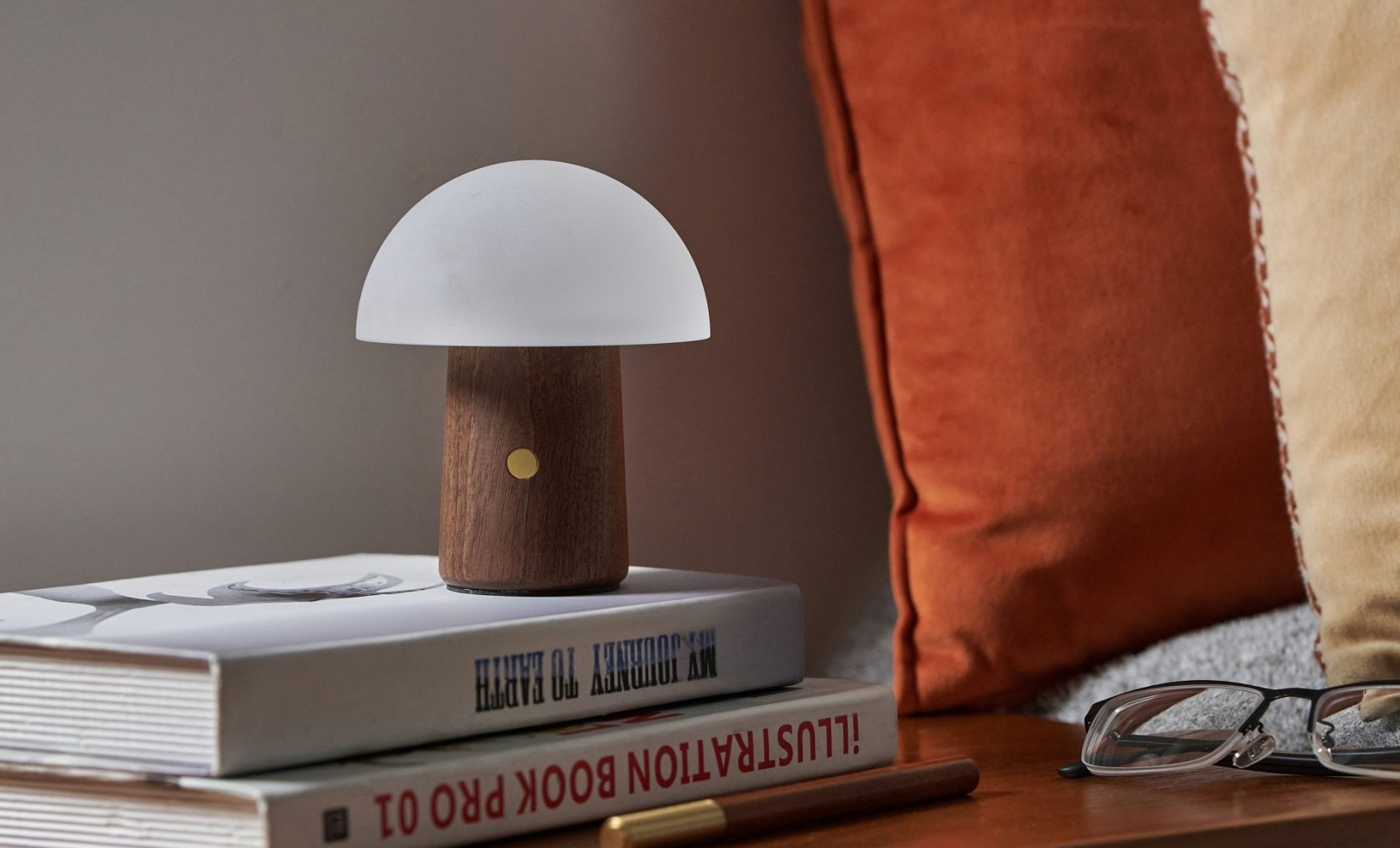 Ginko Alice Mushroom Lamp Mini Natural Walnut G022WT2