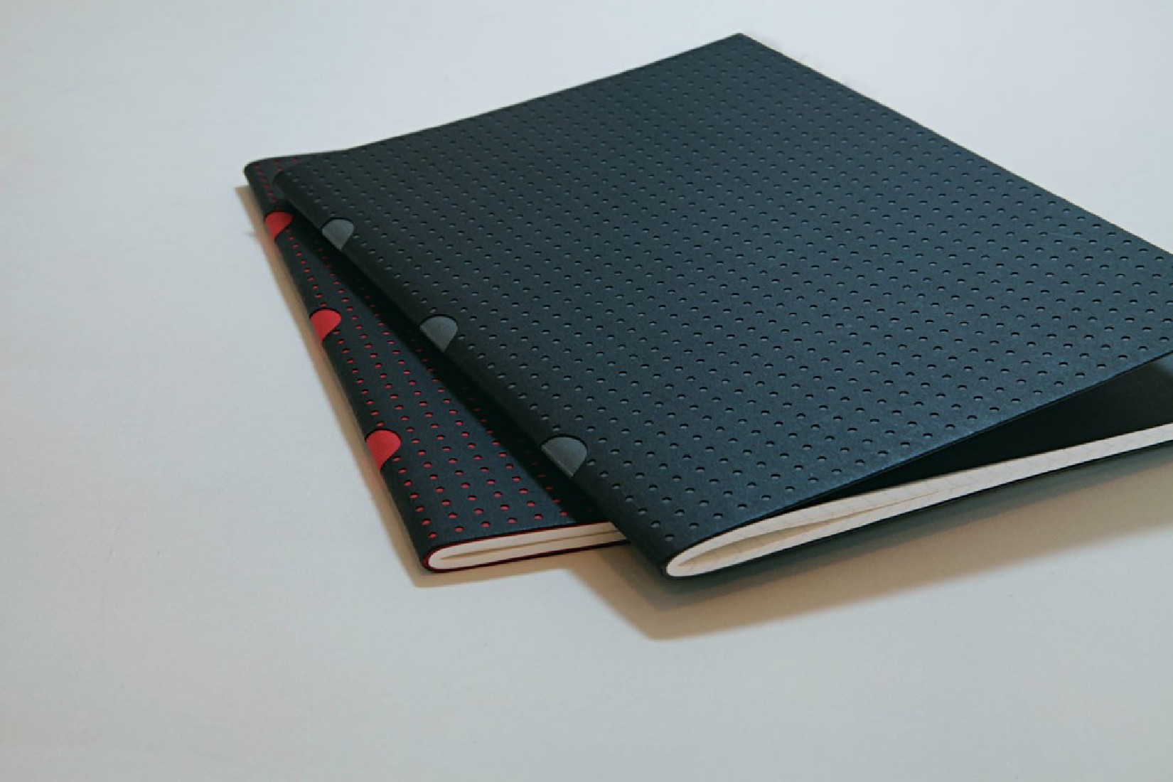 CAHIERS (SET OF TWO) BLACK ON GREY & GREY ON BLACK CIRCULO A5 UNLINED PAPER-OH