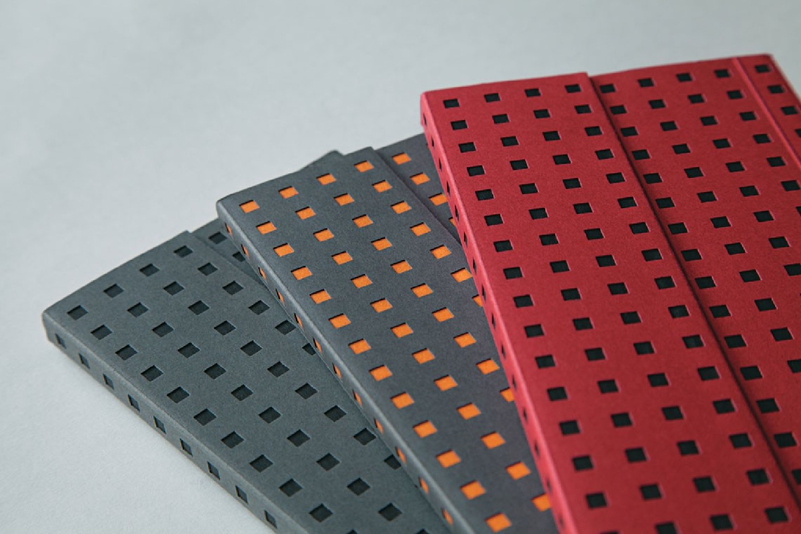 NOTEBOOK RED ON BLACK  QUADRO B5 LINED PAPER-OH