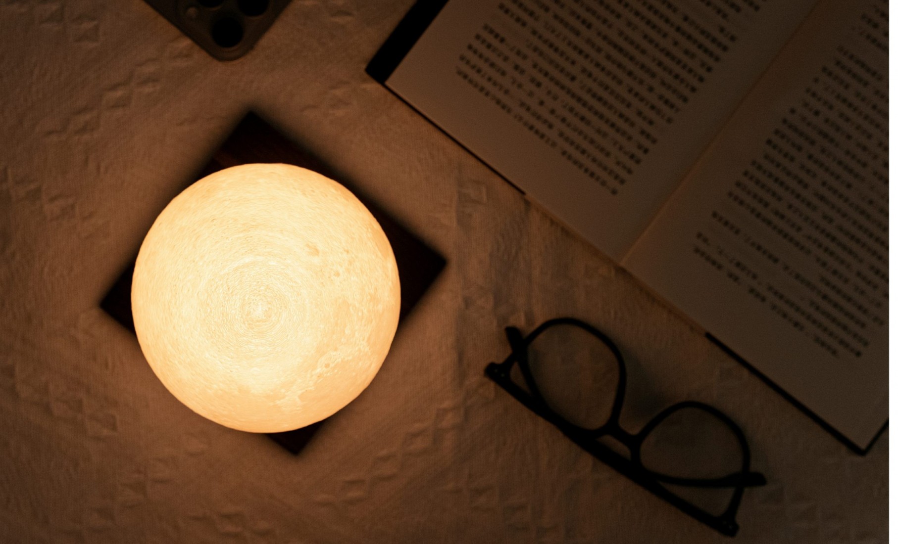 Gingko Smart Lunaspin Lamp Large G068L-WT