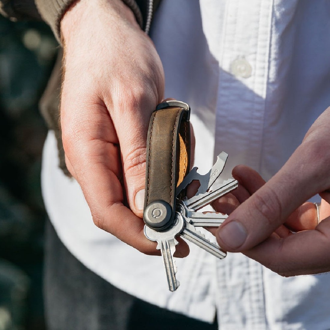 Orbitkey Key Organizer Crazy-Horse Oak Brown with Brown Stiching