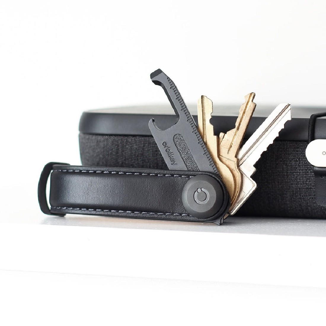 Orbitkey Key Organizer Leather Black with Black Stiching LTHO-2-BKBKBK