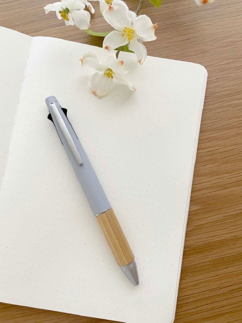 Uni Mitsubishi Jetstream Bamboo multipen 4 ballpens and 1 pencil 0,5mm MSXE5-20000B-05 Sage
