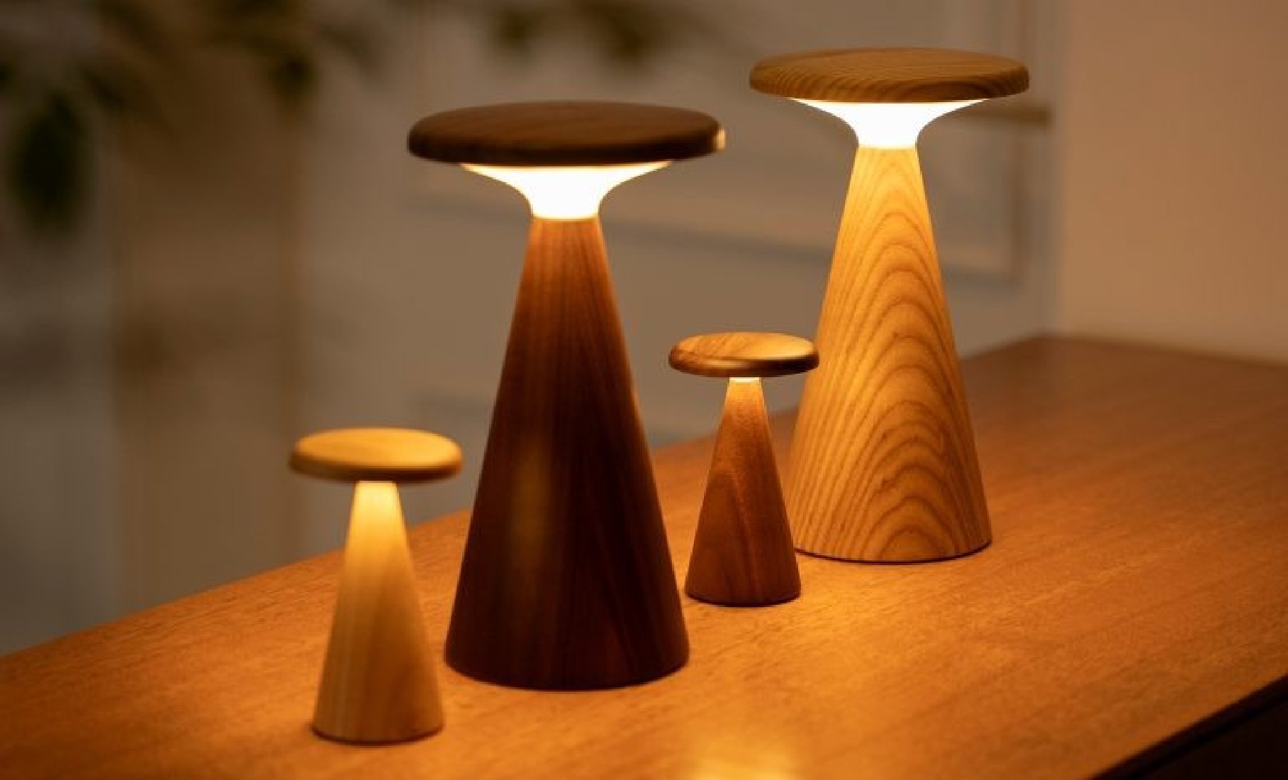 Gingko Sylva Table Lamp Large - Walnut G056L-WT