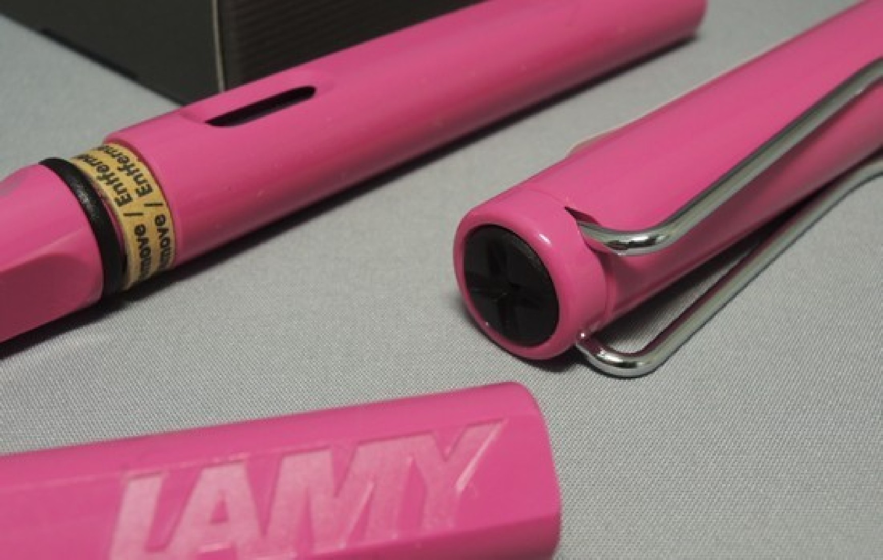 Lamy Safari Shiny Pink Fountain Pen 013