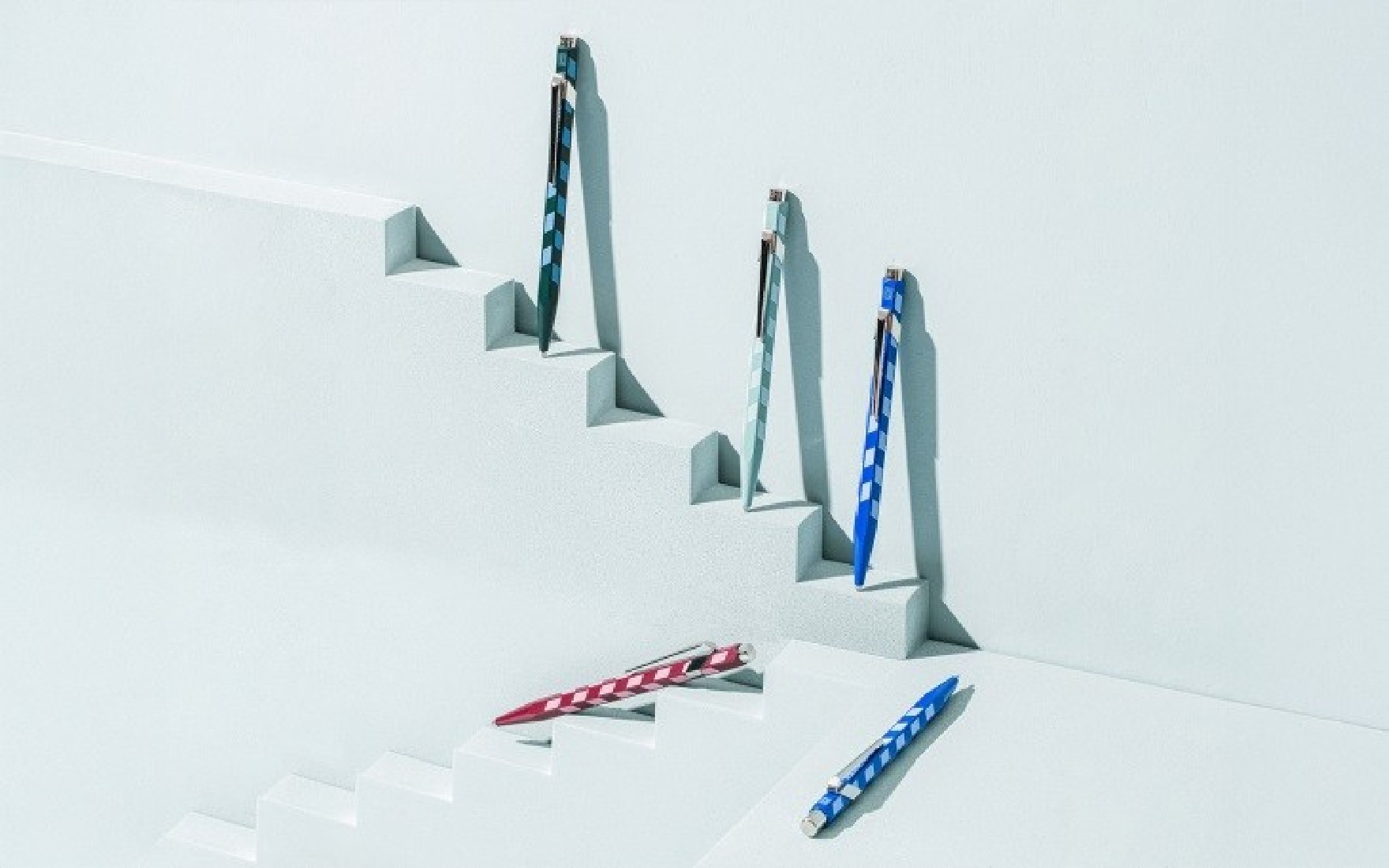 Caran dache 849 Mosaic Garnet Red Ballpen