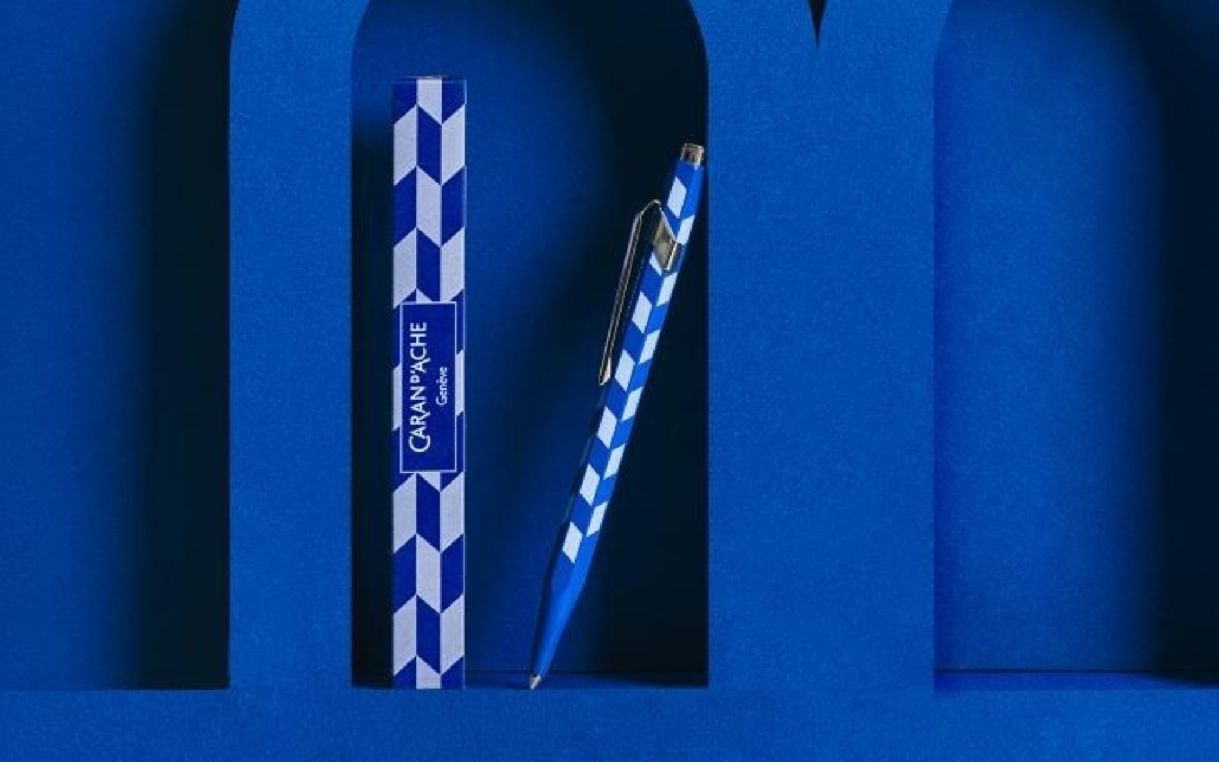 Caran dache 849 Mosaic Royal Blue Ballpen