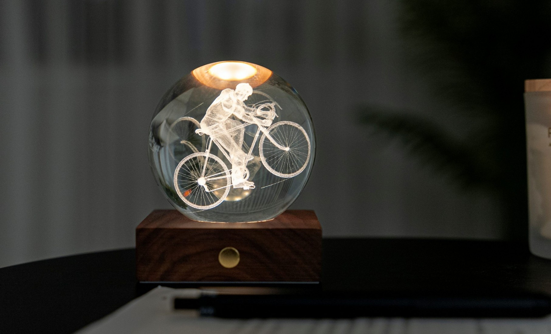Gingko Amber Crystal Light 3D Cyclist