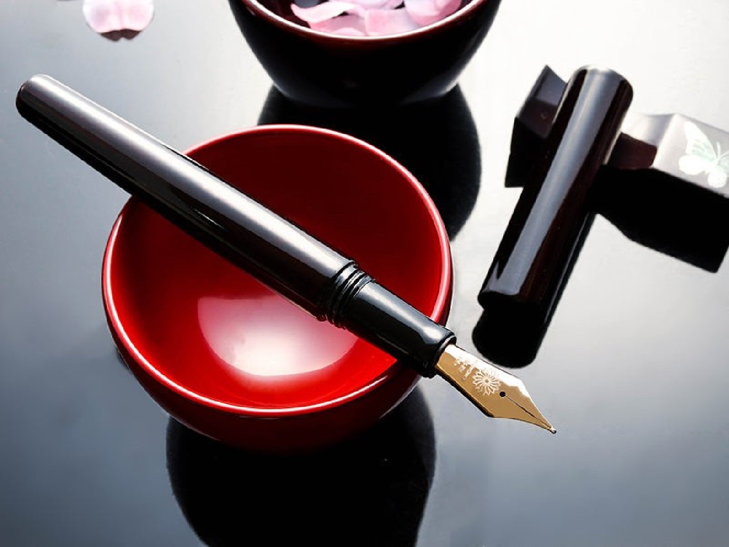 Wancher Urushi Ebony Sekai Aizu fountain pen