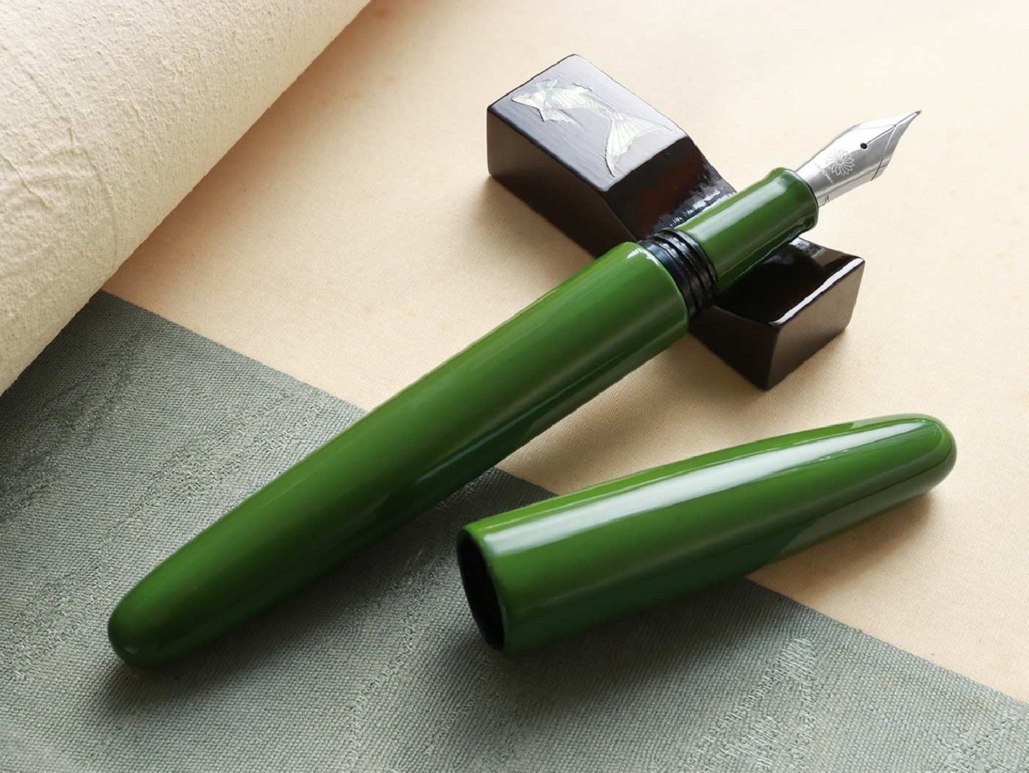 Wancher Dream Pen True Urushi Uguisu-Iro Fountain Pen