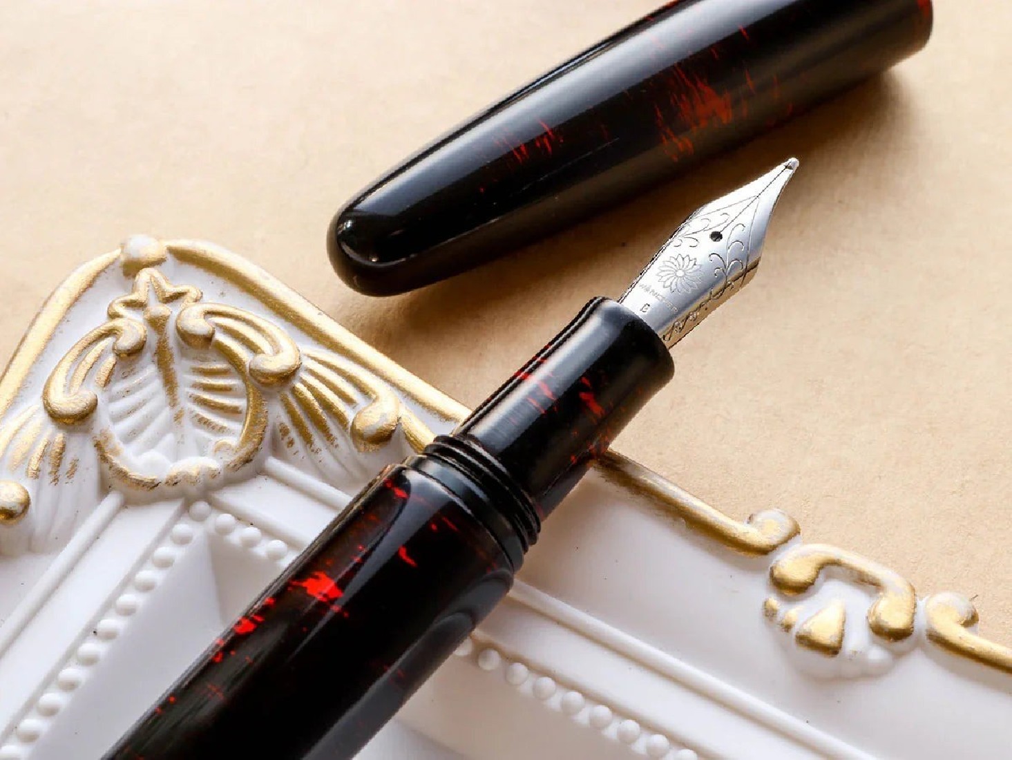 Wancher Dream Pen Aizu Urushi Akebono-nuri Fountain Pen
