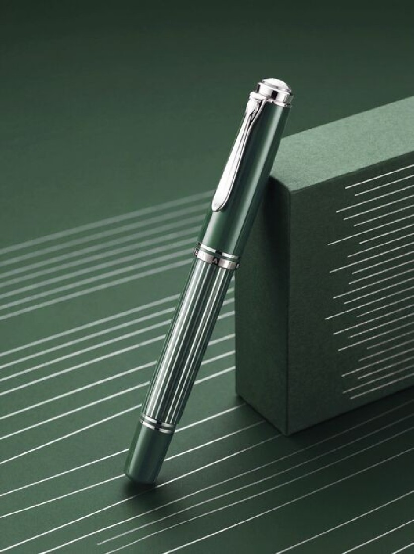 Pelikan M815 Metal Striped Green Special Edition Fountain Pen