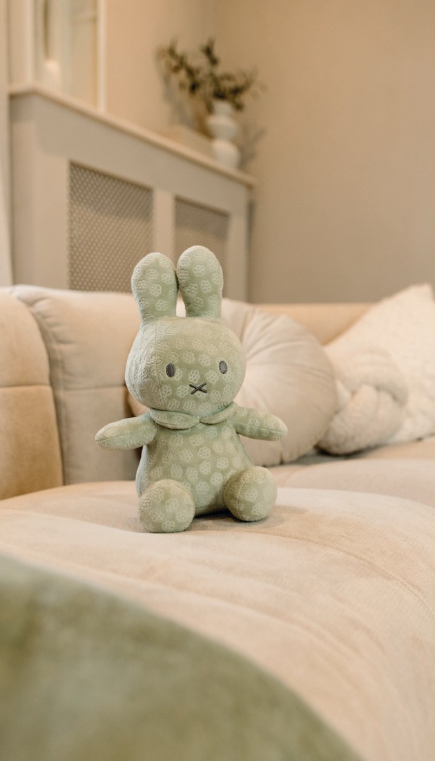 Λούτρινο Aπό Bελουτέ Ύφασμα 20cm Πράσινο 3886 Miffy Flowers.