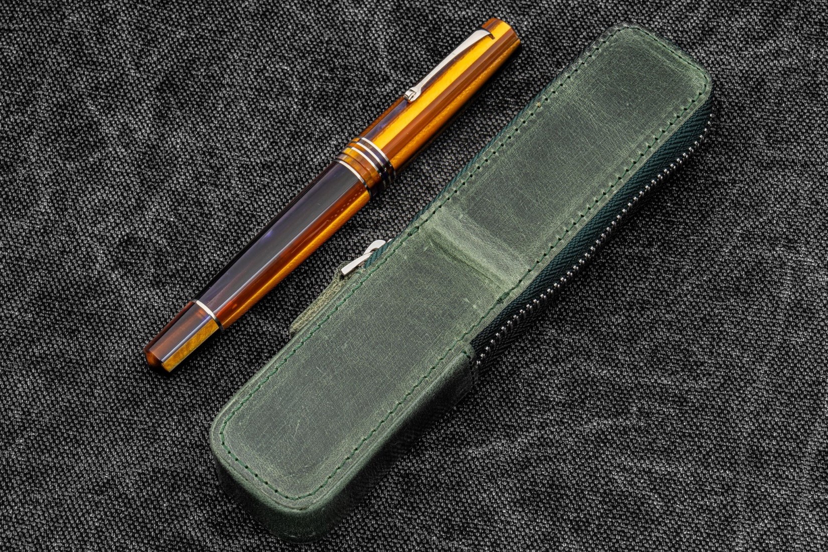 Galen Leather  Zippered Magnum Opus Single Hard Pen Case For Oversized Pens and Namiki Emperor - Crazy Horse Forest Green