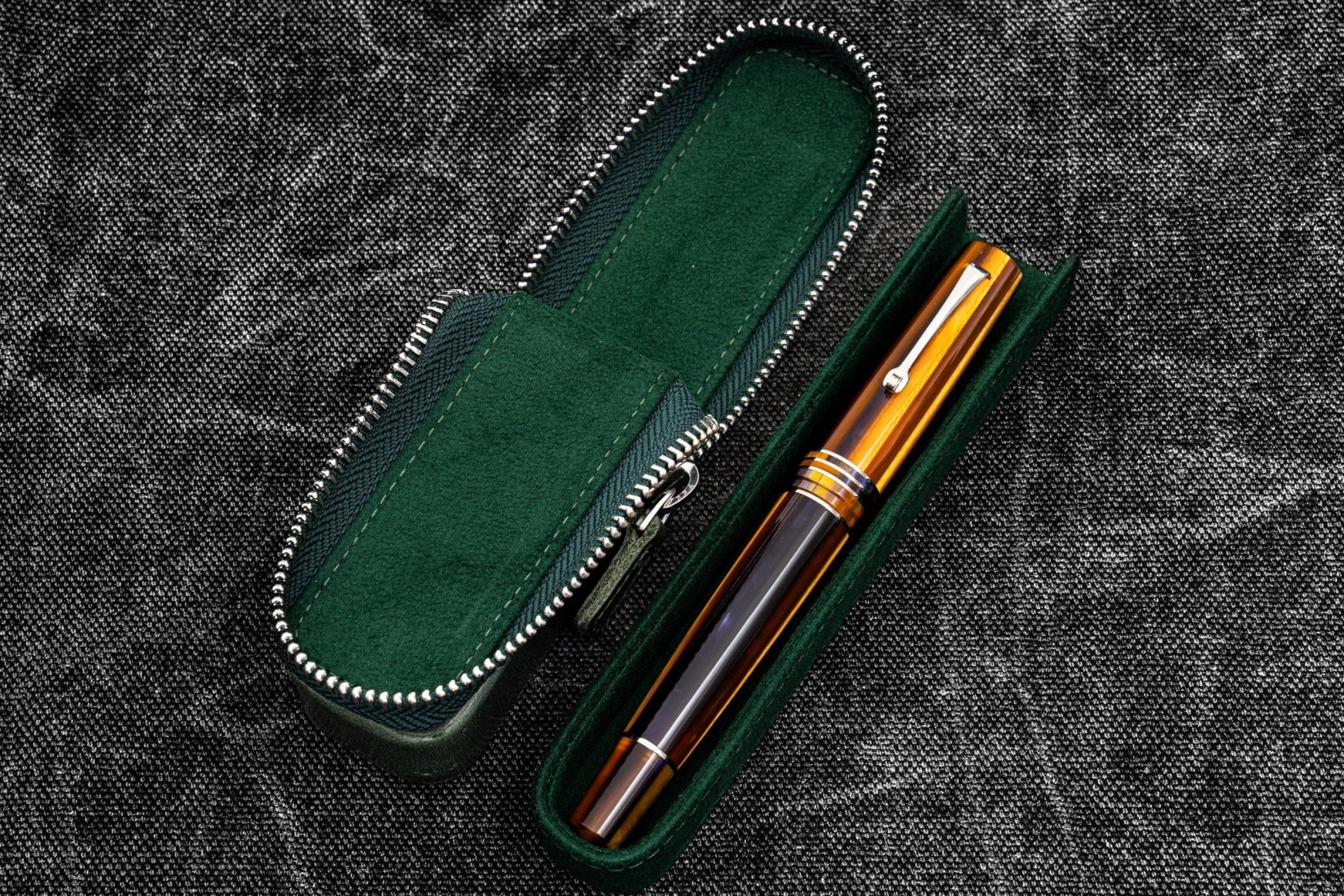 Galen Leather  Zippered Magnum Opus Single Hard Pen Case For Oversized Pens and Namiki Emperor - Crazy Horse Forest Green