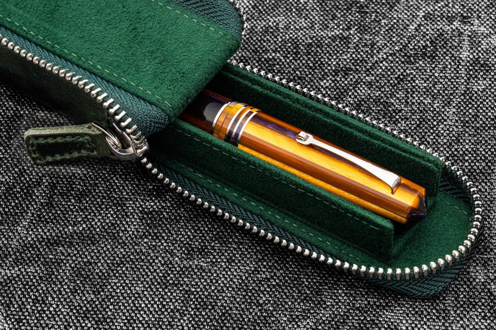 Galen Leather  Zippered Magnum Opus Single Hard Pen Case For Oversized Pens and Namiki Emperor - Crazy Horse Forest Green