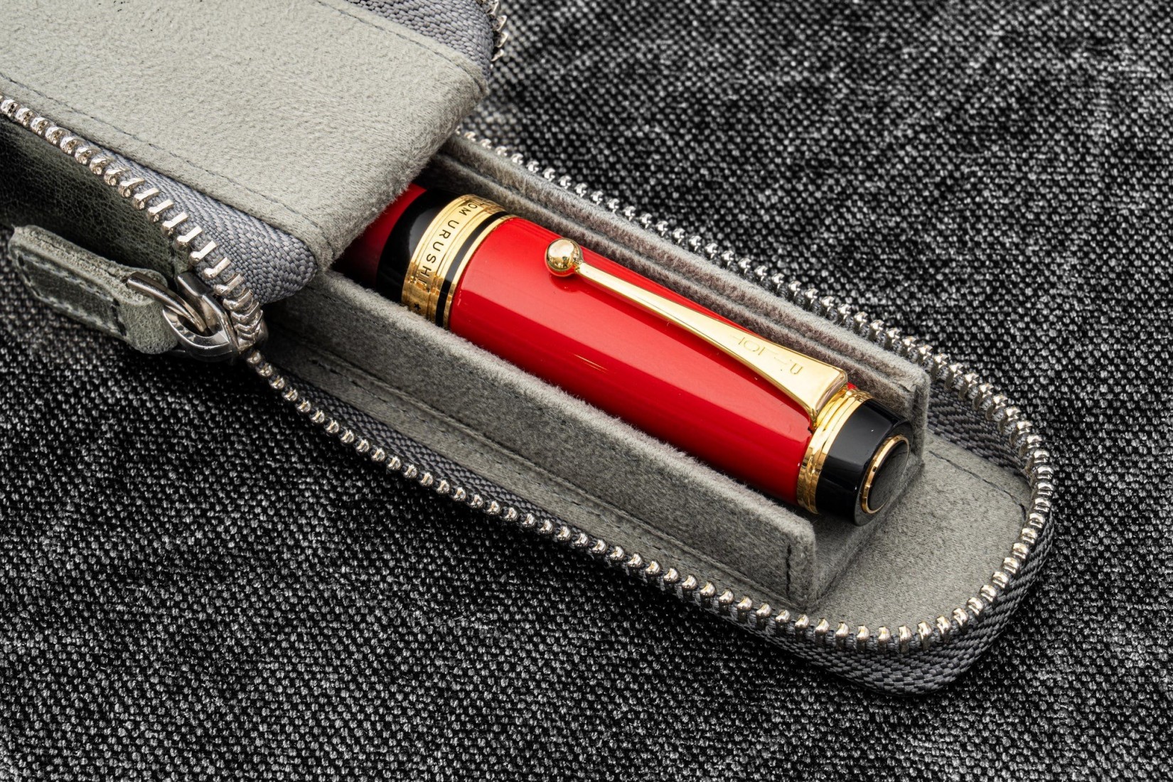 Galen Leather  Zippered Magnum Opus Single Hard Pen Case For Oversized Pens and Namiki Emperor - Crazy Horse Smoky