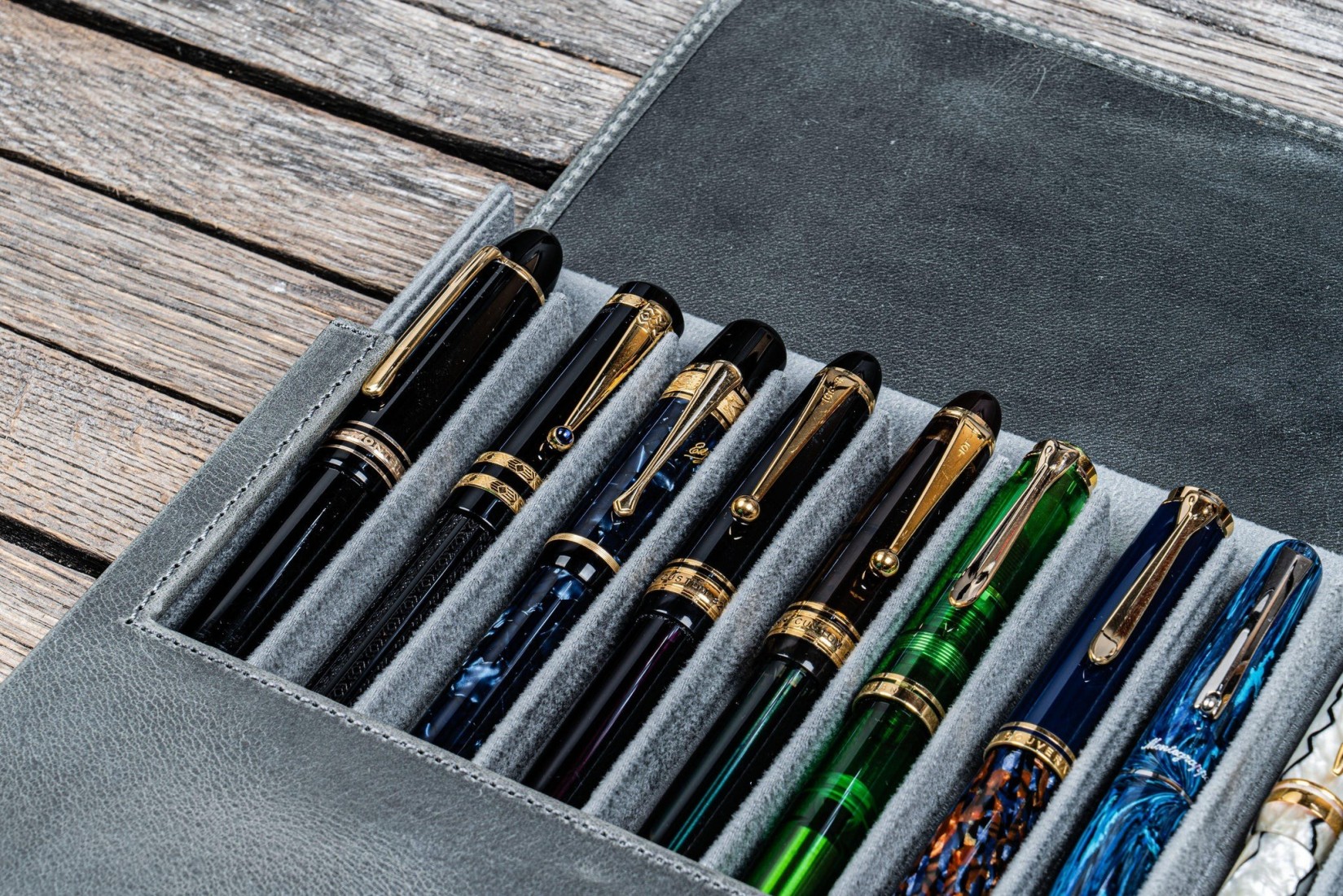 Galen Leather Magnum Opus 12 Slots Hard Pen Case with Removable Pen Tray - Crazy Horse Smokey Grey