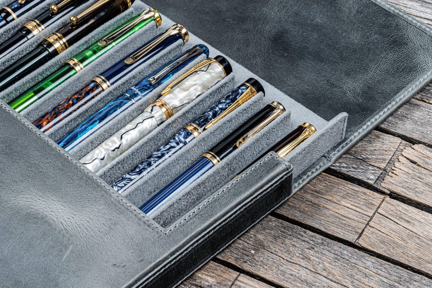 Galen Leather Magnum Opus 12 Slots Hard Pen Case with Removable Pen Tray - Crazy Horse Smokey Grey
