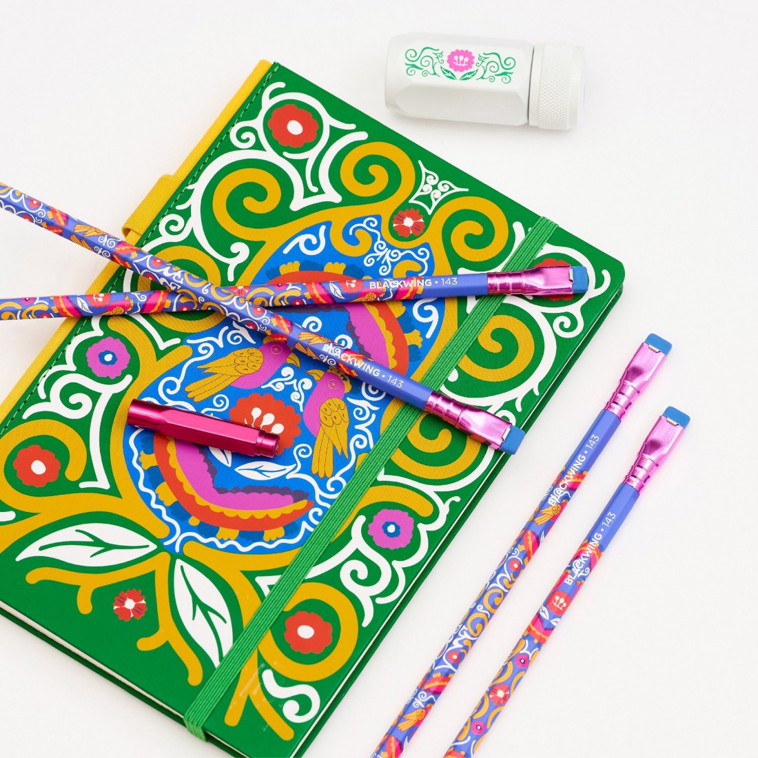 Blackwing Volume 143 - Frida Kahlo Notebook Essentials Set