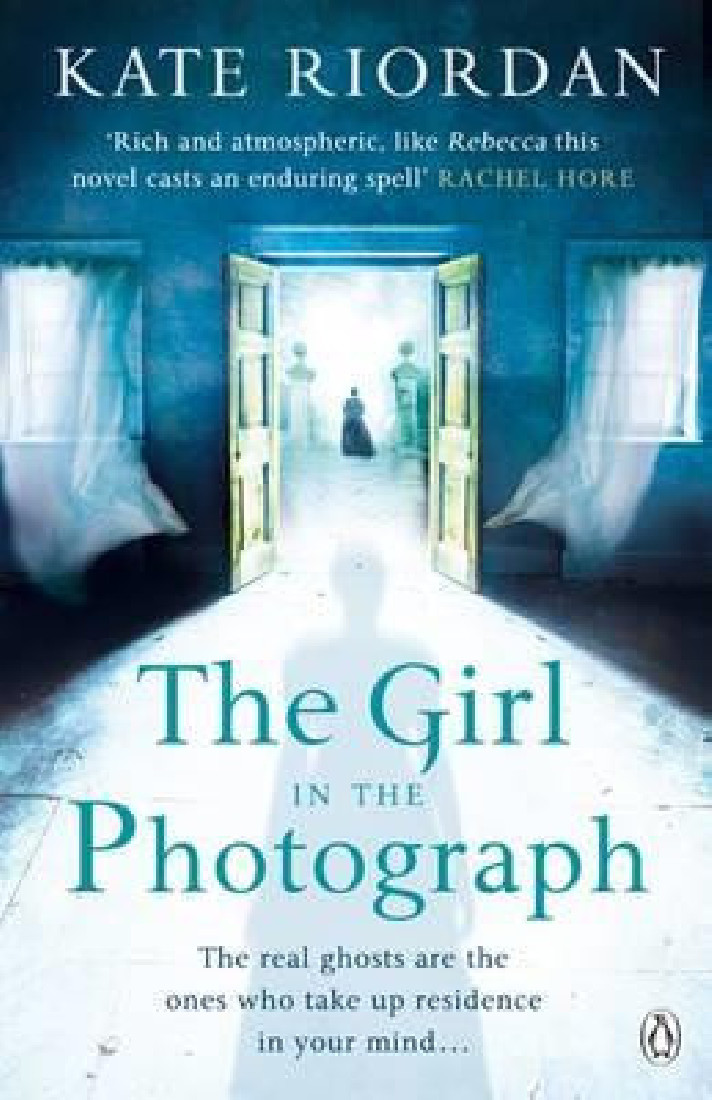 THE GIRL IN THE PHOTOGRAPH PB